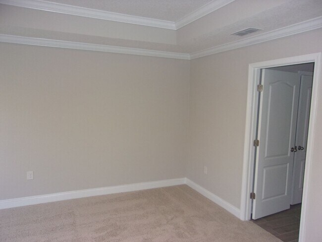 Building Photo - 4 bed/3 bath Beautiful Home with Amenities!