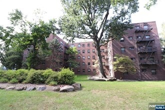 Building Photo - 3071 Edwin Ave