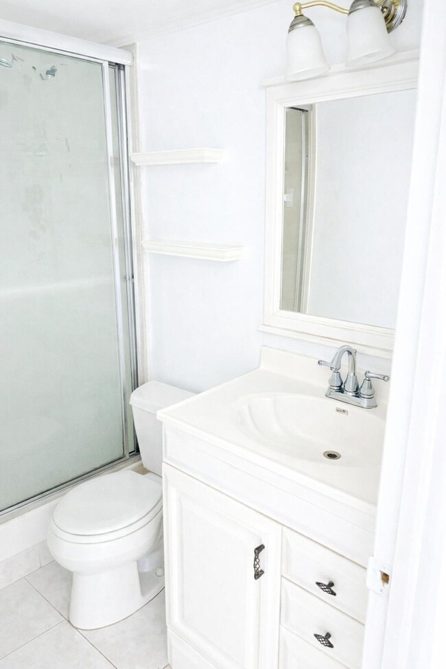 Building Photo - 42 Canterbury E