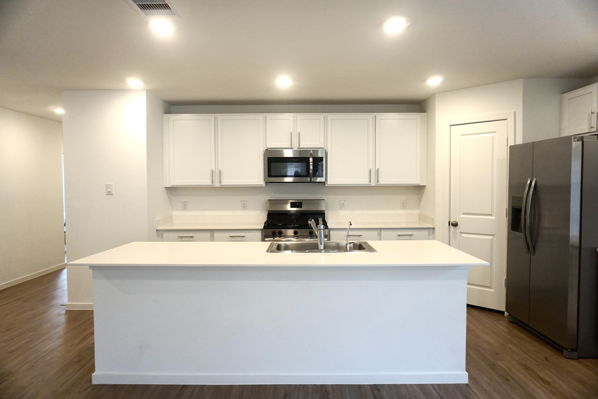 Building Photo - 5123 Sunvalley Bend Dr