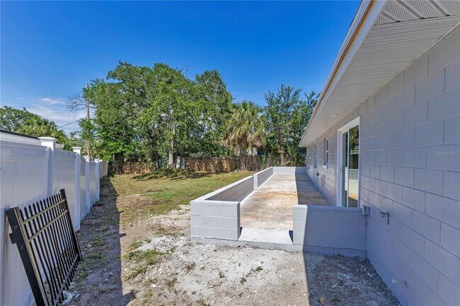 Building Photo - 2419 Orange Center Blvd