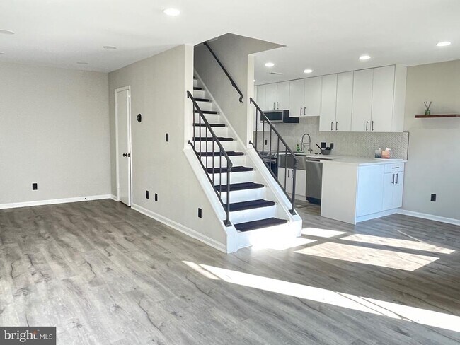 Building Photo - 6013 Rabbit Hill Ct