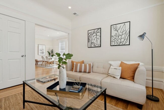 Building Photo - EPIC REA - Great Renovated ( all appliance...