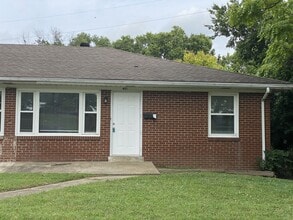 Building Photo - 401 Springhill Dr