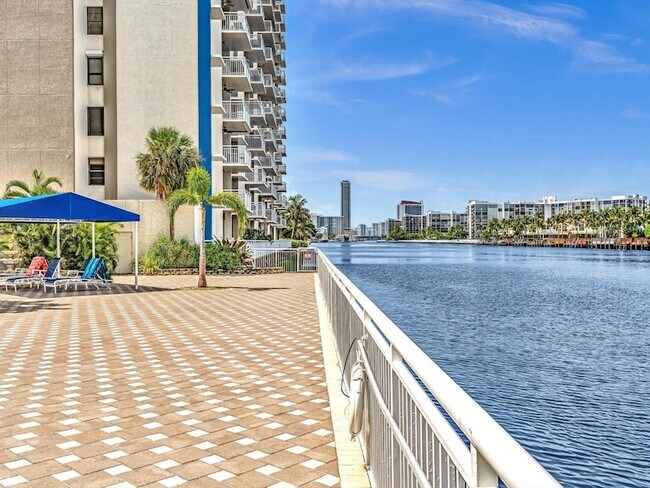 Building Photo - 1600 S Ocean Dr