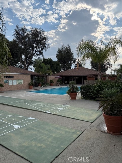Building Photo - 1340 Vista Serena Ave