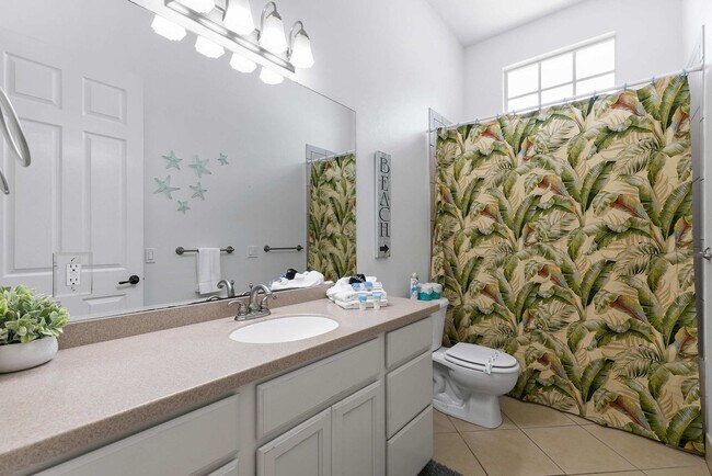 Building Photo - 1927 Sheffield Ave