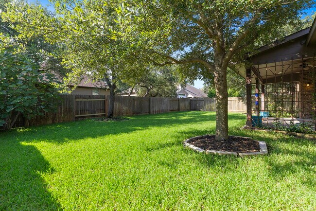 Building Photo - 2406 Sweetwater Ln