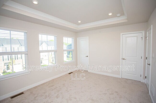Building Photo - 8 Foxwood Dr