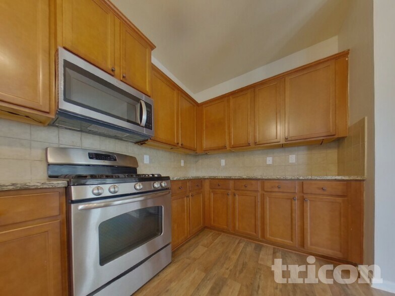 Building Photo - 33 Berwick Way