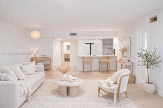 Building Photo - 3051 N Course Dr