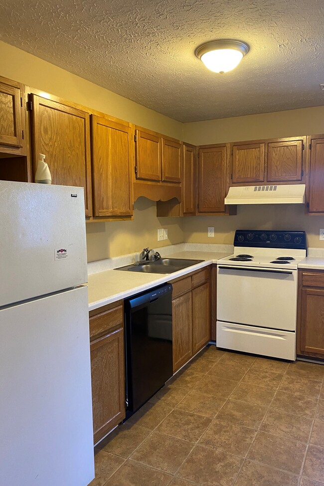 Building Photo - 125 Hillridge Ct