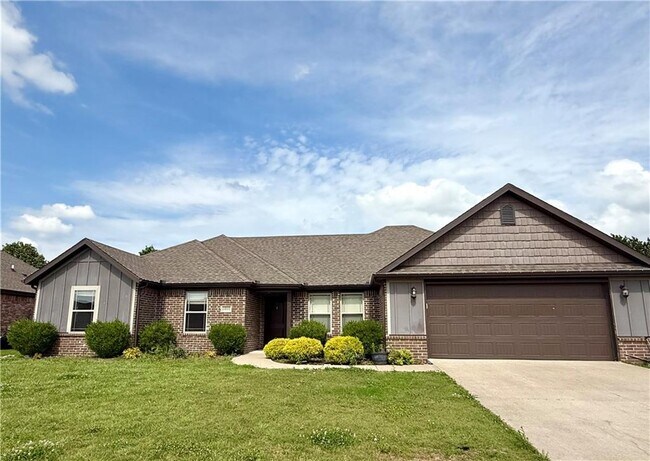 Primary Photo - 1010 Messina Way