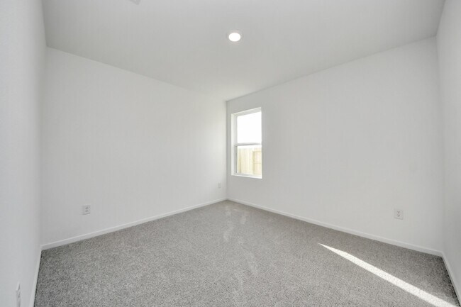 Building Photo - 6510 Linden Leaf Dr