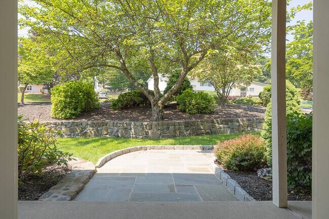 Building Photo - 68 Walter Dr