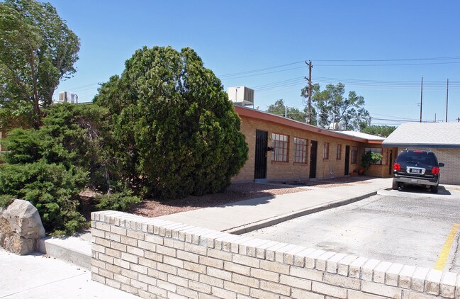 Primary Photo - 1507 N Oregon St