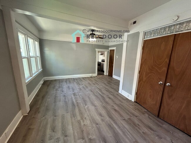 Building Photo - Spacious 2 Bed, 1 Bath Apartment – $1,100/...