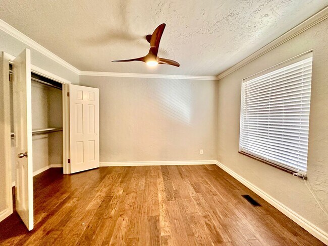 Building Photo - 3 Bed Home OKC - Move in Deposit-Free! (If Qualified)