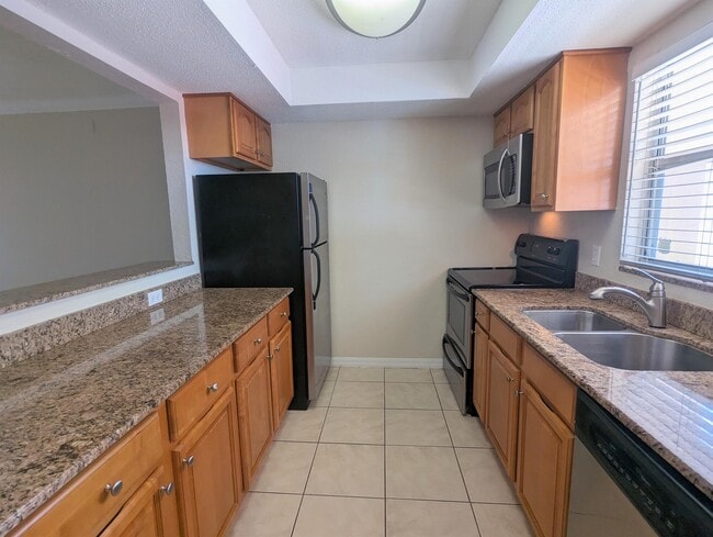 Building Photo - 906 La Costa Cir