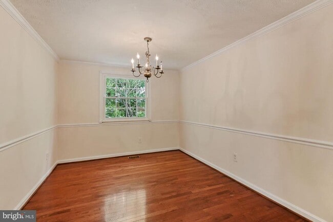 Building Photo - 9404 Mirror Pond Dr