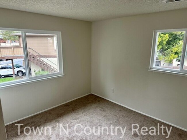 Building Photo - North Salinas Condo