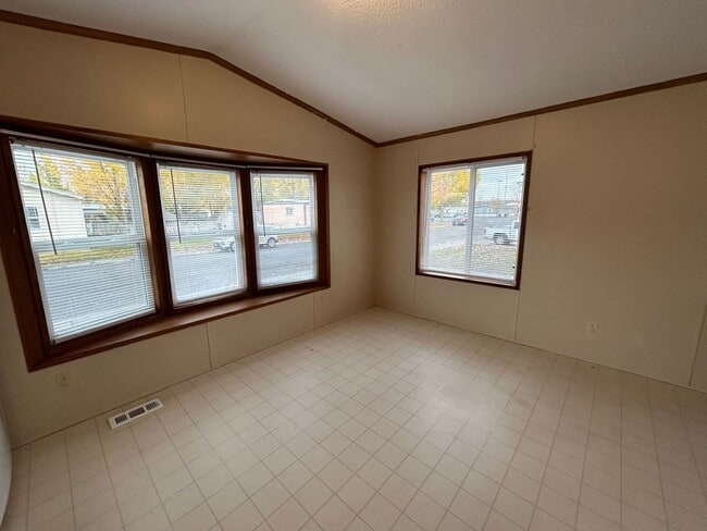 Building Photo - 2315 Garnet Ave