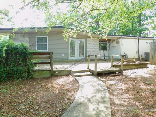 Building Photo - 2209 Revelle Ln