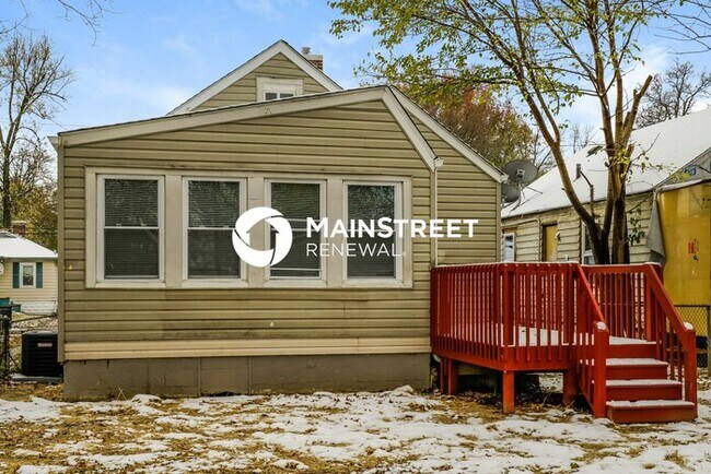 Building Photo - 3 Bedroom Pet-Friendly Home in Louisville, KY with Main Street Renewal