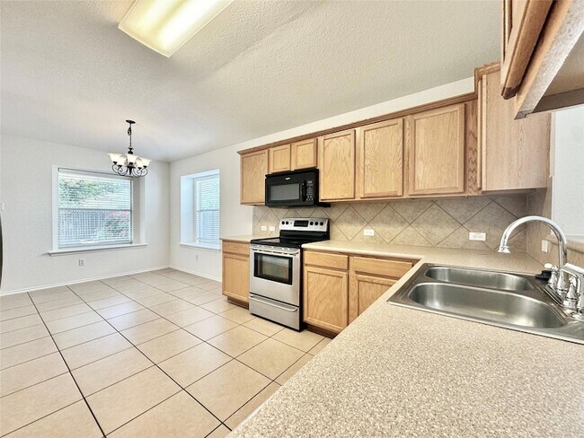 Building Photo - 1015 Aiken Dr