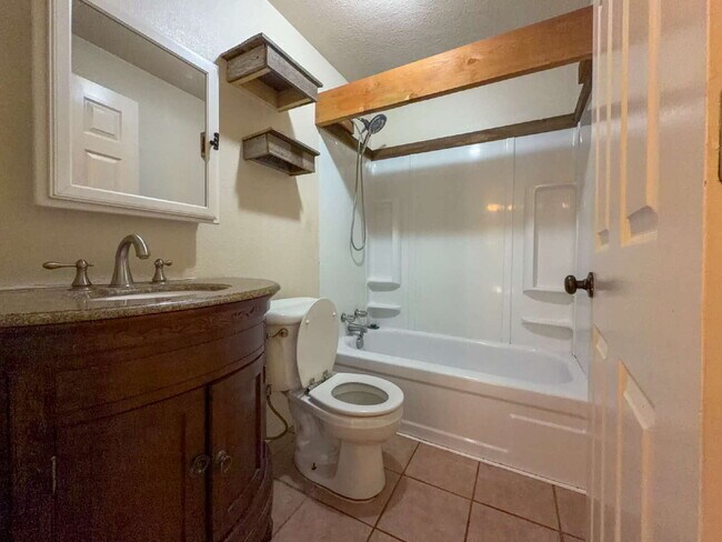 Building Photo - No HOA!