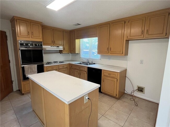 Building Photo - 972 Bridgegate Dr NE