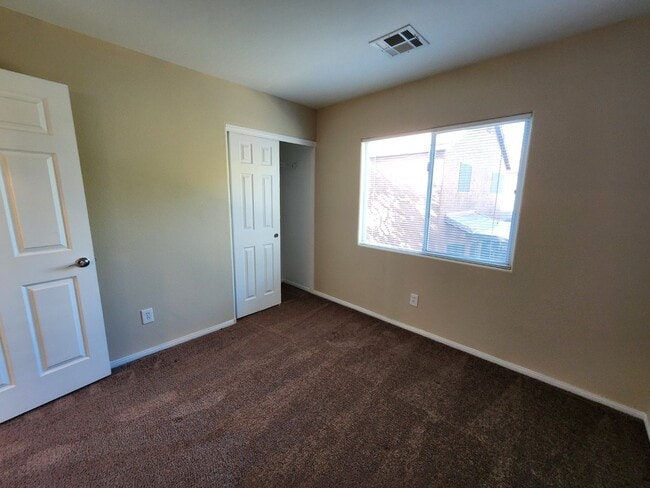 Building Photo - Lovely 3-Bedroom Home in a cul-de-sac