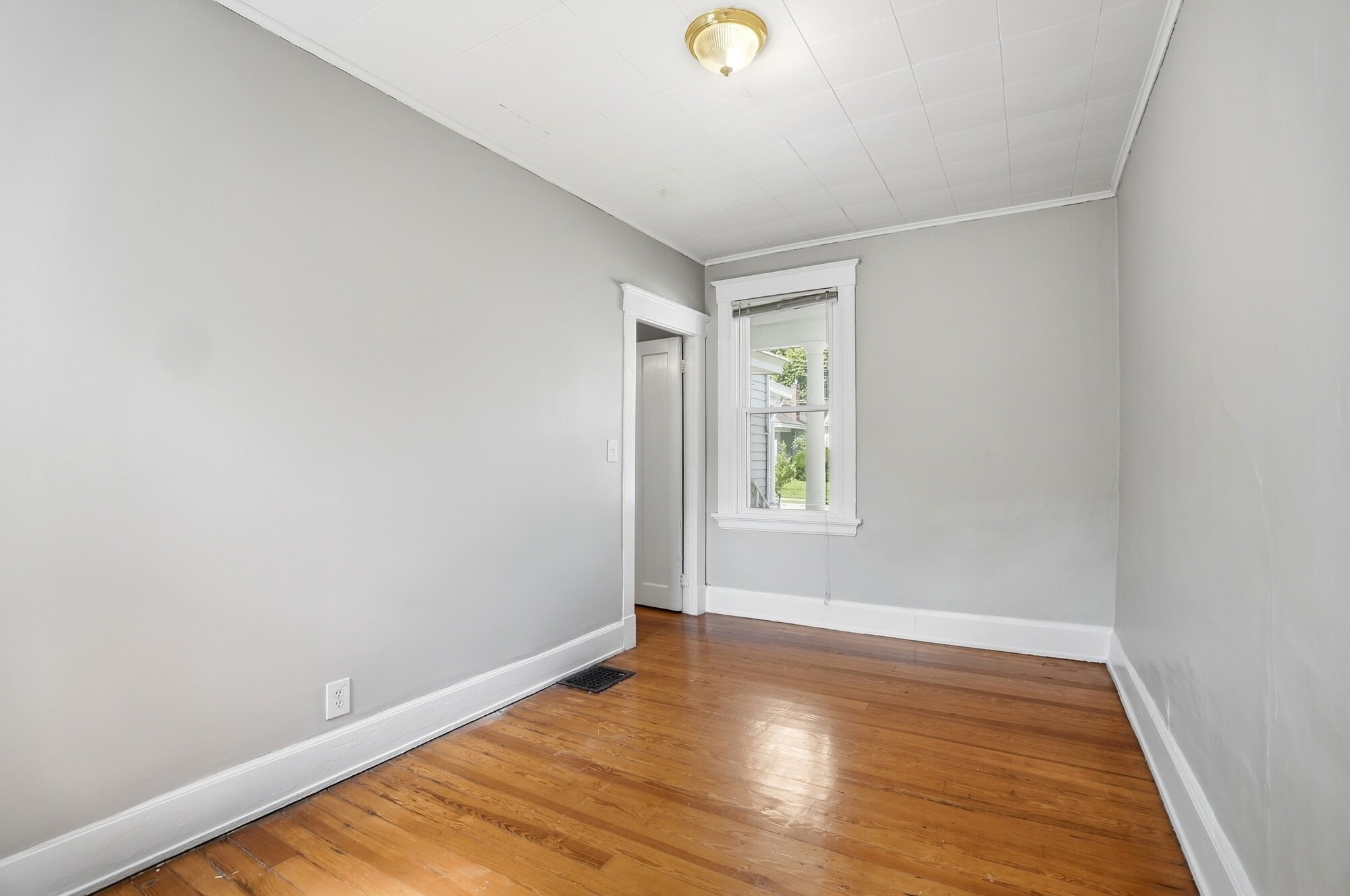 Building Photo - 3784 Isabella Ave