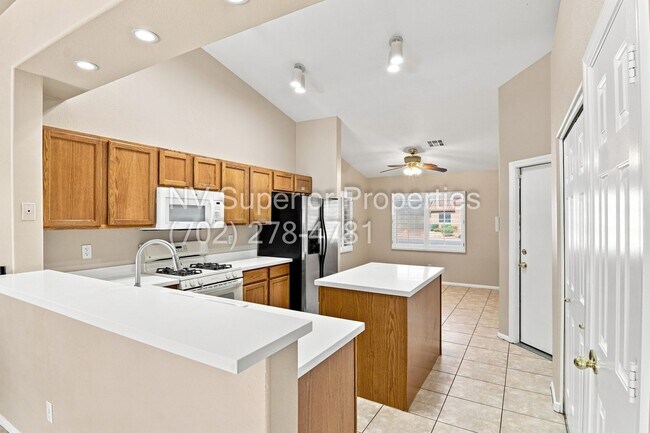 Building Photo - 3876 Waynesvill St