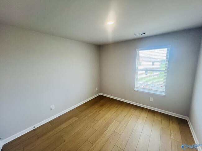 Building Photo - 16830 Orleans Dr