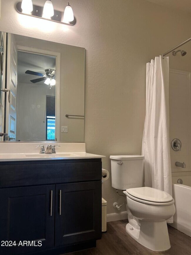 Building Photo - 2090 S Dorsey Ln