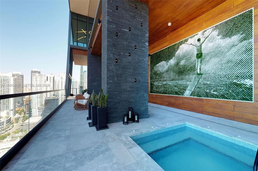 Building Photo - 1451 Brickell Ave