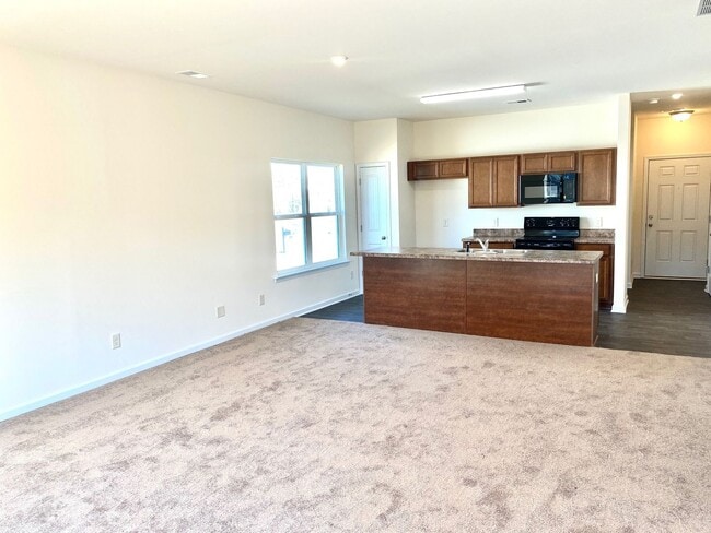 Building Photo - Home for lease!