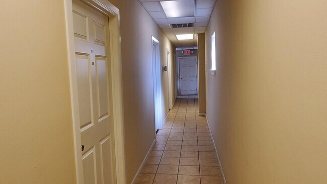 Building Photo - 2119 Jensen Dr