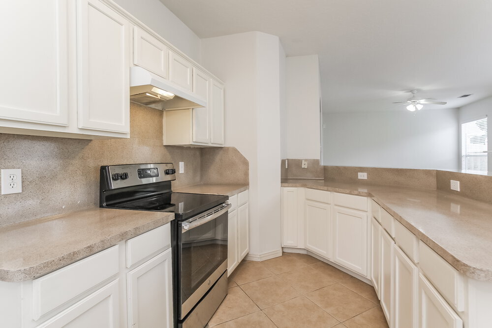 Building Photo - 17902 Scenic Oaks Dr