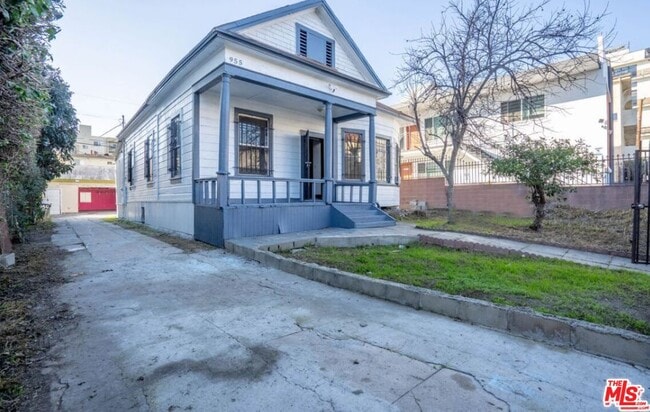 Building Photo - 955 S Ardmore Ave
