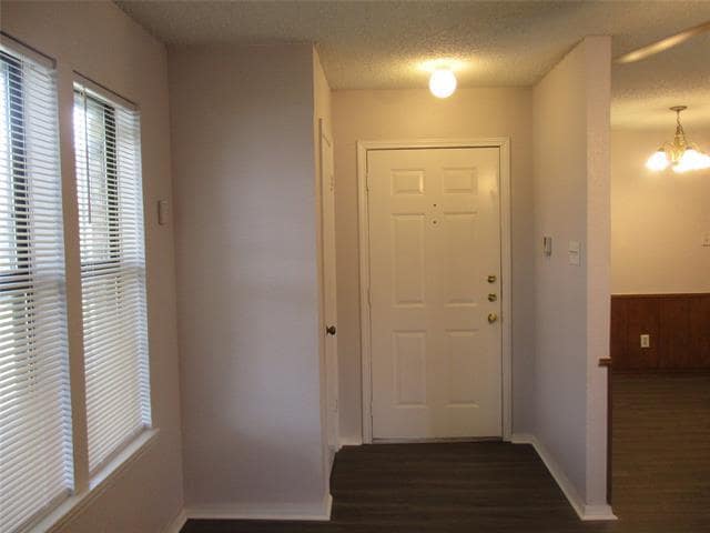 Building Photo - 1843 Family Cir