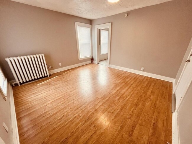 Building Photo - 153 Horton St