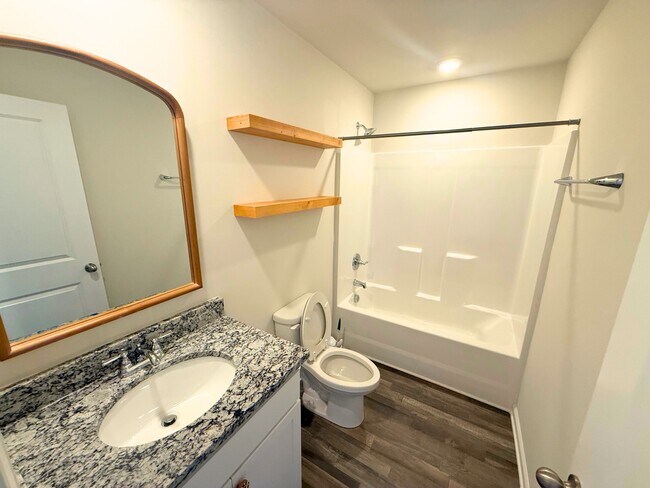 Building Photo - 106 White Rapids Way