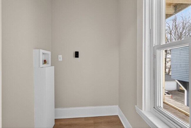 Building Photo - 91 Francis St