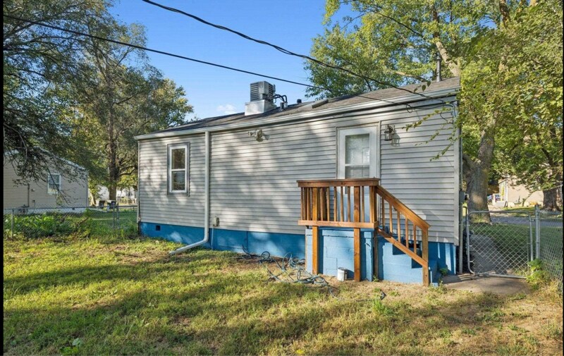 Building Photo - 3355 N 40th Ave