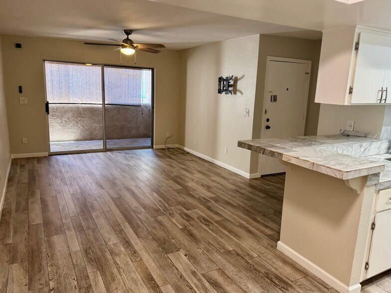 Living Room - 4554 E Paradise Village Pky N