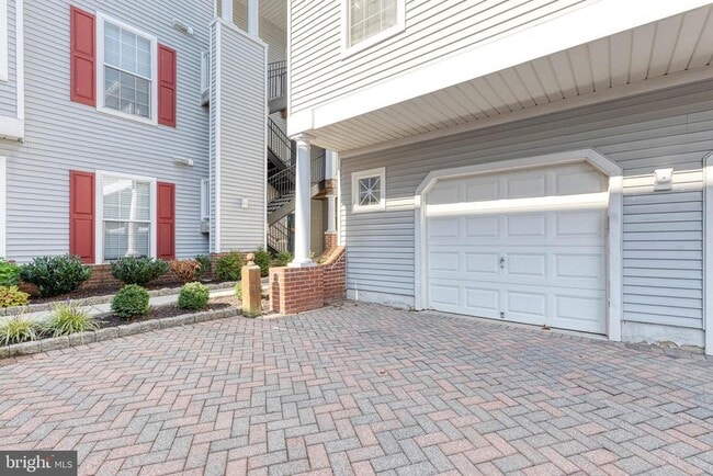 Building Photo - 5003 Hollington Dr