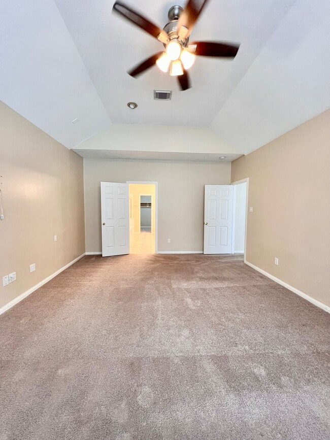 Building Photo - 16735 Village View Trail
