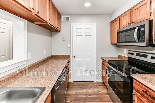 Building Photo - 8616 Shadwell Dr